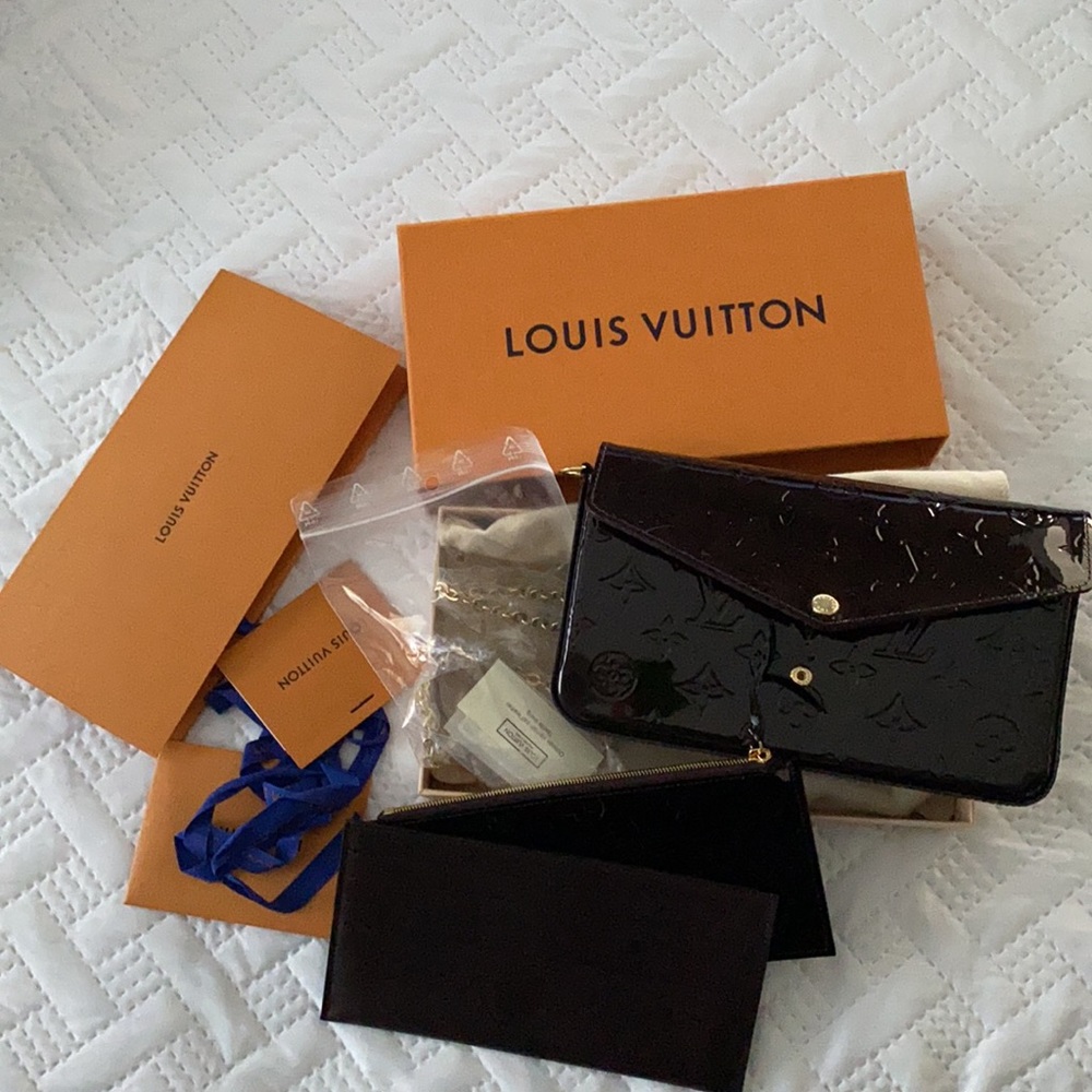 Brand New Felicie Pochette Vernis leather in Amaranth includes both inserts! - Picture 9 of 10